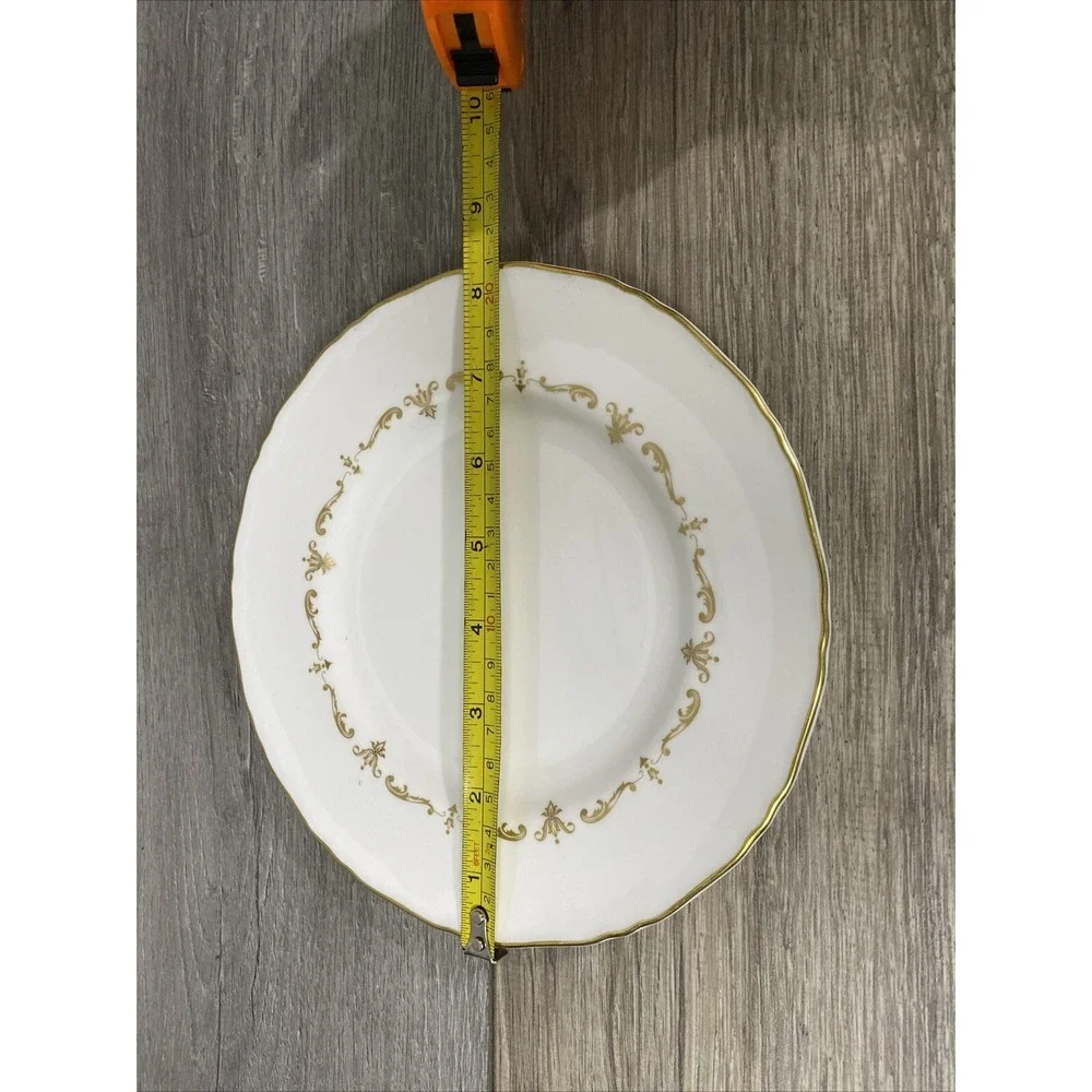 Royal Worcester Gold Chantilly Fine‎ Bone China 8 inch Salad Plate England White